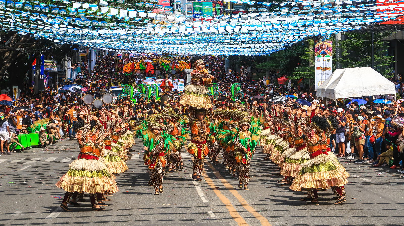 Visitors to Philippines